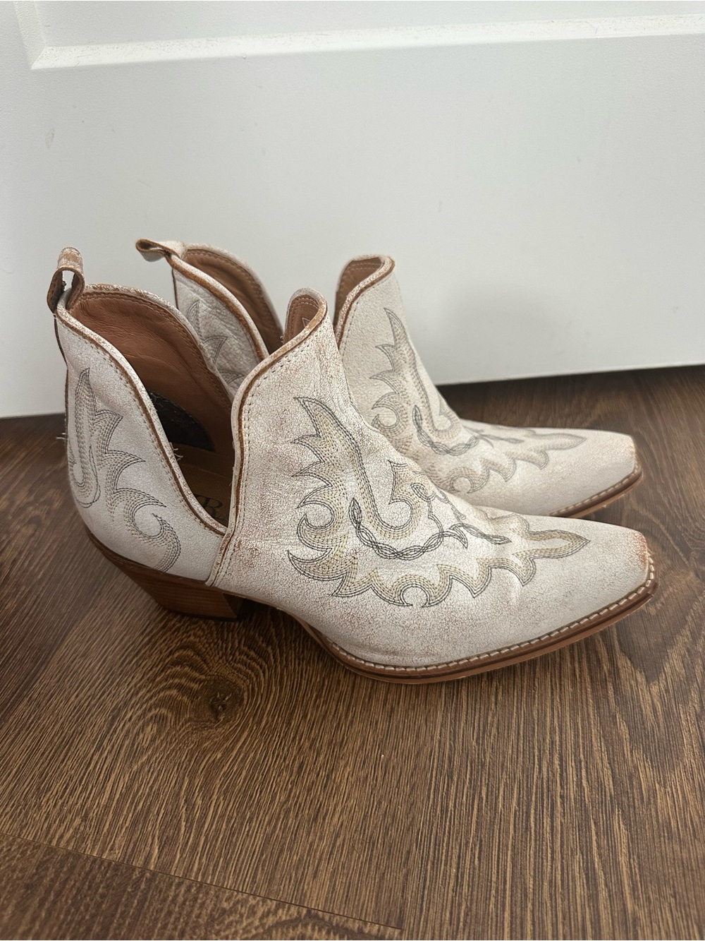 *Sizing Issue* MYRA Embroidered Western Cowboy Ankle Booties - Genuine Leather - Picture 3 of 10